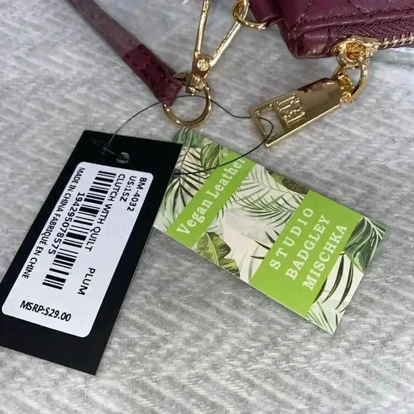 👜 NEW Badgley Mischka Quilted Clutch in Burgundy NWT - Picture 10 of 10